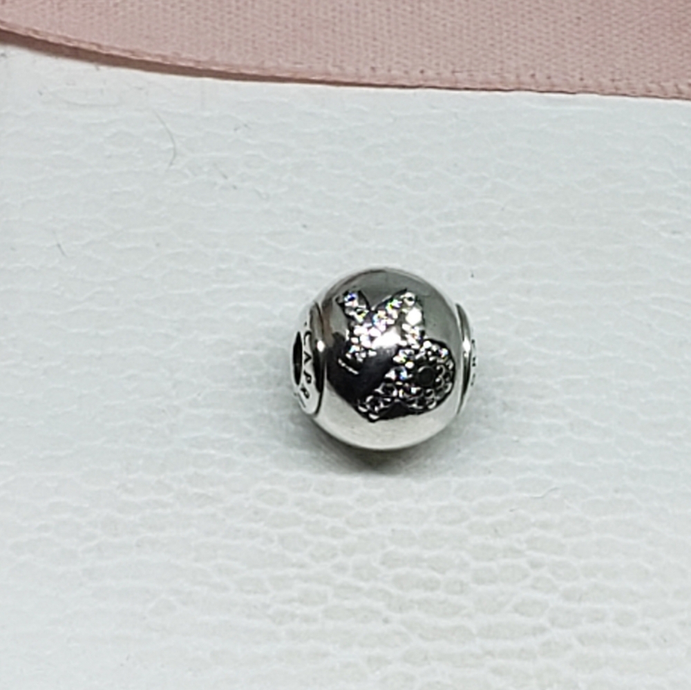 Pandora Essence Zodiac Charm